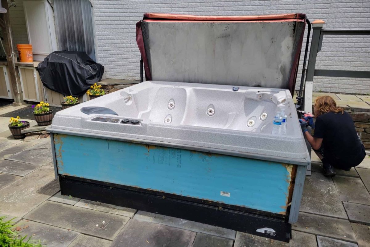 Hot Tub Removal Service In Gresham